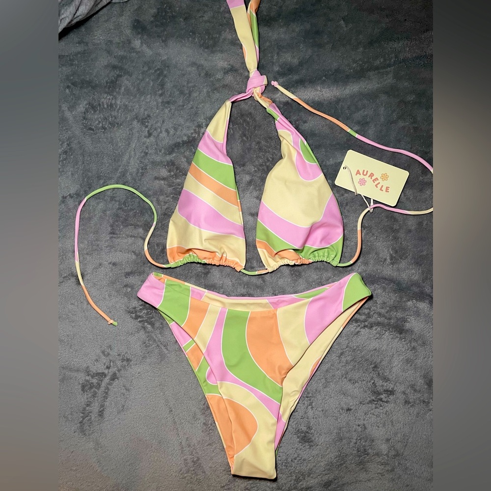 4 Aurelle Swim bikinis. All are size small. All came in a mystery bundle 🫶🏼